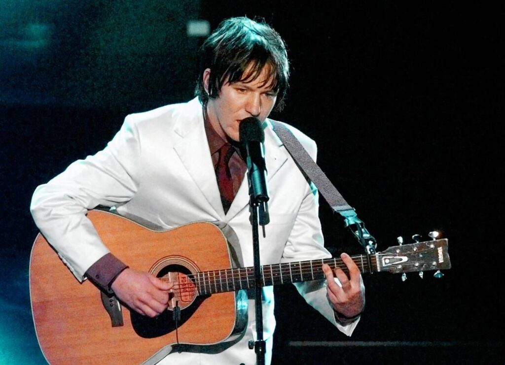 This image is about the singer/songwriter Elliot Smith